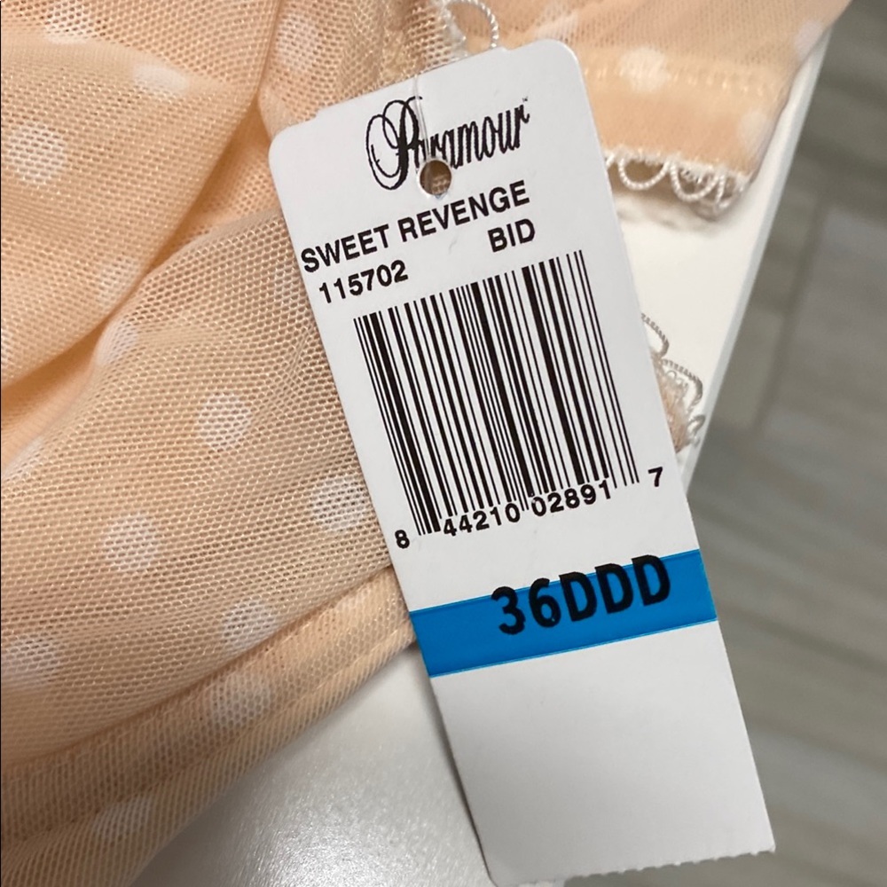 THREE NWT Paramour Cream Lace Underwire Bra in hard to find size 36DDD! - Picture 2 of 3